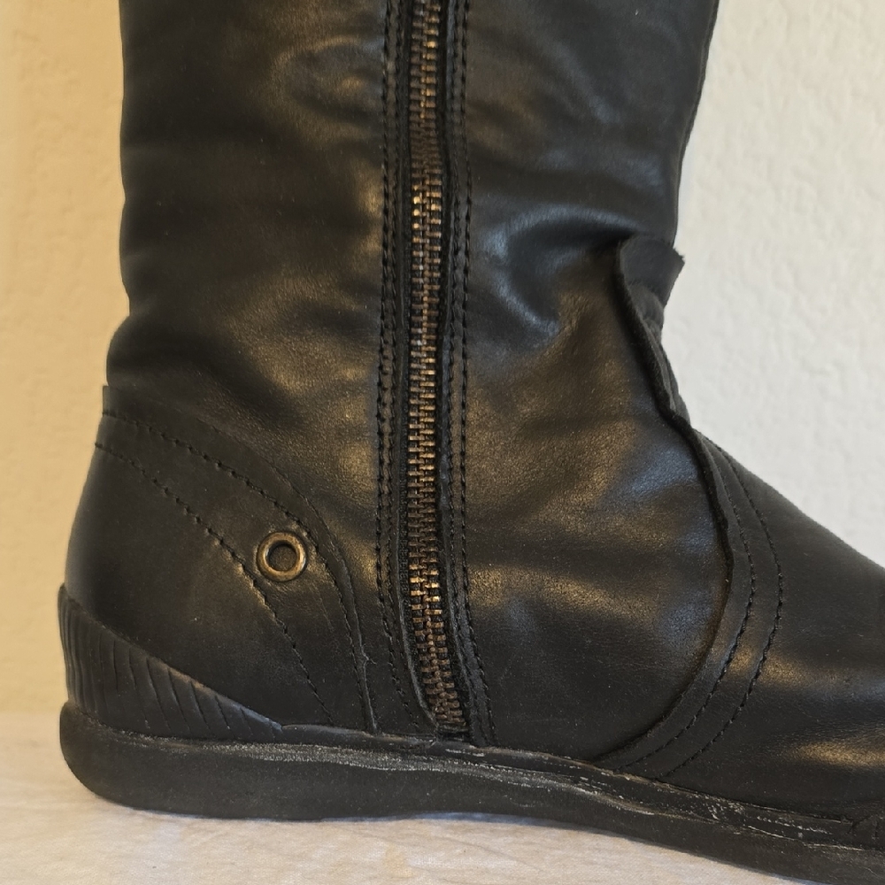 OTBT "Bayberry" Black Leather Winter Boots. Size 7.5M - Picture 9 of 16